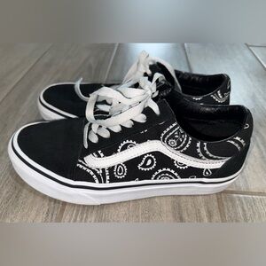 Vans Women Black Paisley-Print Low-Top Sneakers with White Trim